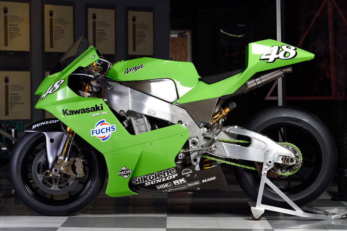 MotoGP：ZX-RR(2003)／ロードレースシーンに舞い戻ったカワサキの異端レーサー | レーシングマシン紹介 | カワサキイチバン